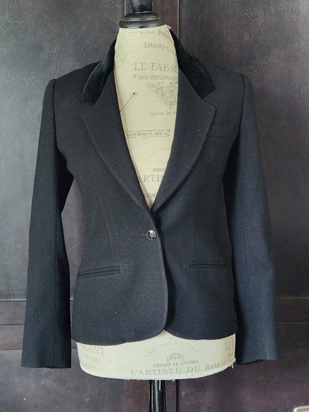 Vintage Anne Klein II Black Wool Blazer With Velvet Lapel Size 4